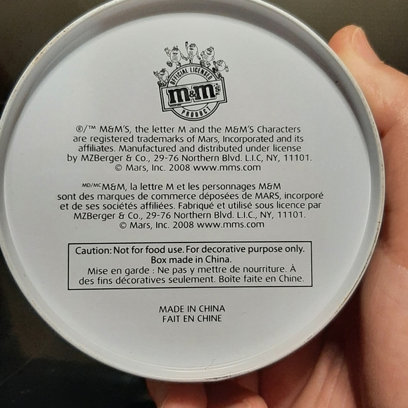 M&M'S Red Watch in tin - Picture 3 of 6